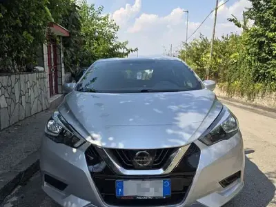 Usata Nissan Micra N-Connecta 90 CV (66 kW) 2019 Argento Utilitaria