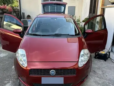 Usata Fiat Grande Punto 65 CV (47 kW) 2006 Rosso Utilitaria