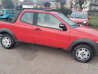 Usata Fiat Strada 95 CV (69 kW) 2014 Rosso Pick-up