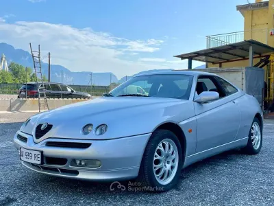 Begagnad Alfa Romeo Alfetta GT/GTV 150 HK (110 kW) 1997 Silver Sportkupé