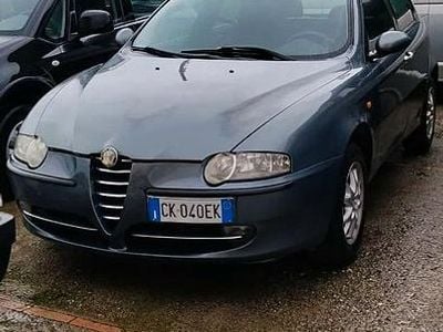 Usata Alfa Romeo 147 116 CV (85 kW) 2002 Grigio Utilitaria