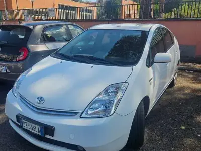 Usata Toyota Prius 72 CV (52 kW) 2010 Utilitaria