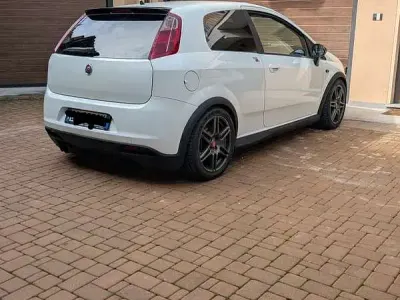 Usata Abarth Grande Punto 155 CV (114 kW) 2008 Bianco Utilitaria