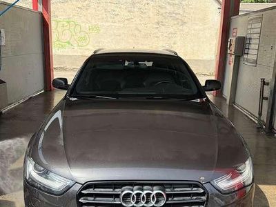 Usado Audi A4 Ambiente 143 CV (105 kW) 2012 Negro Familiar