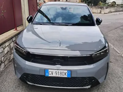 Usata Opel Corsa 101 CV (74 kW) 2024 Grigio Utilitaria