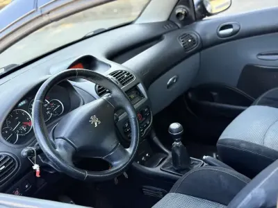 Usata Peugeot 206 CC 109 CV (80 kW) 2006 Cabrio