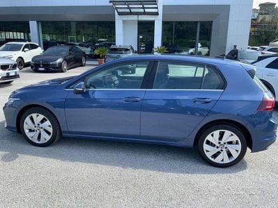 Usata VW Golf VIII Style 150 CV (110 kW) 2025 Blu/azzurro Berlina