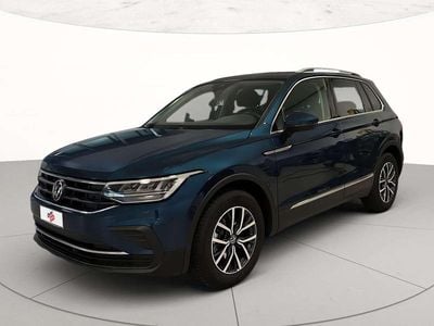 Usata VW Tiguan Life 150 CV (110 kW) 2023 V2 nightshade blue metallizzato SUV
