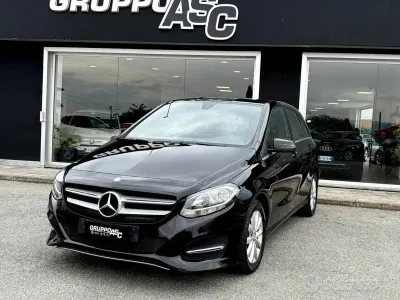 Usata Mercedes B180 109 CV (80 kW) 2015 Nero Utilitaria