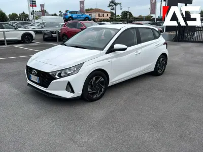 Usata Hyundai i20 101 CV (74 kW) 2022 Bianco Utilitaria