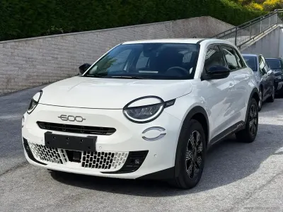 Usata Fiat 600 Icon 136 CV (100 kW) 2025 Bianco SUV