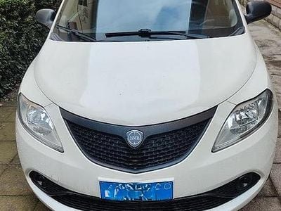 Usata Lancia Ypsilon Platinum 69 CV (50 kW) 2018 Beige Utilitaria