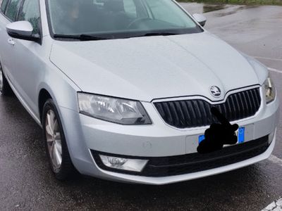 usata Skoda Octavia 1.6 tdi dsg