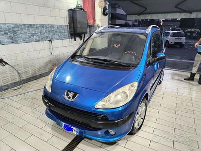 Usata 2005 Peugeot 1007 Monovolume | 1000 € (Ottimo prezzo)