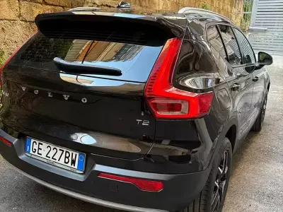 Usata Volvo XC40 150 CV (110 kW) 2021 Nero SUV