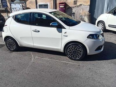 Usata Lancia Ypsilon S 69 CV (50 kW) 2022 Bianco Utilitaria