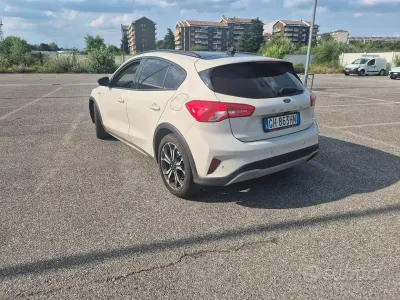 Usata Ford Focus Active 125 CV (91 kW) 2021 Bianco Berlina