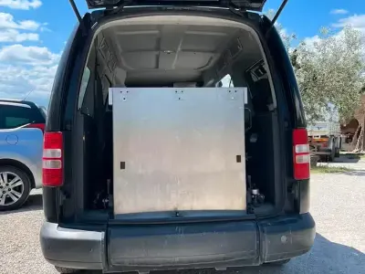 Usata VW Caddy 102 CV (75 kW) 2011 Blu Monovolume