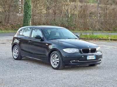 Begagnad BMW 118 143 HK (105 kW) 2007 Svart Halvkombi