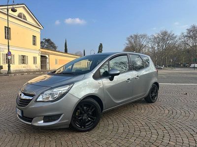 Usata Opel Meriva 120 CV (88 kW) 2014 Argento Monovolume