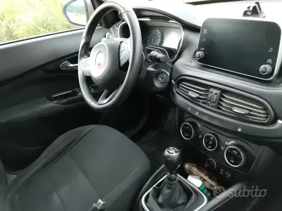 Usata Fiat Tipo 120 CV (88 kW) 2017 Marrone Station wagon