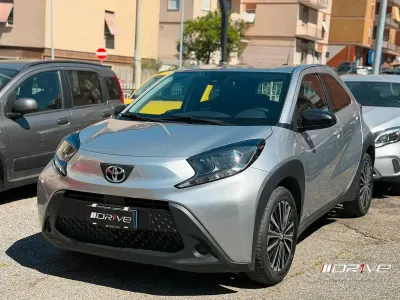 Usata Toyota Aygo X Active 72 CV (52 kW) 2022 Argento SUV