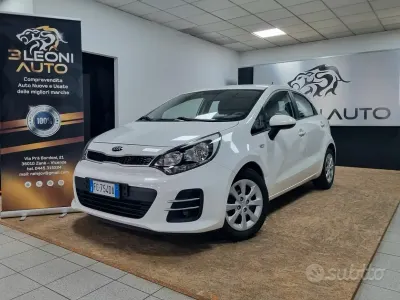 Usata Kia Rio Active 85 CV (62 kW) 2016 Bianco Utilitaria
