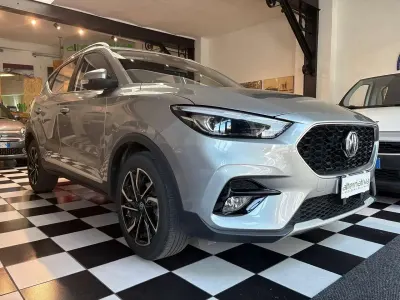Usata MG ZS Luxury 106 CV (77 kW) 2024 Cosmic silver SUV