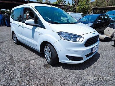 Usata Ford Tourneo Courier 110 CV (80 kW) 2016 Bianco Monovolume