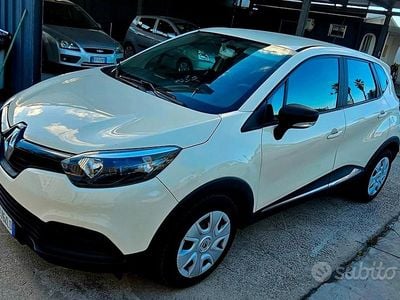 Usata Renault Captur 90 CV (66 kW) 2015 Beige SUV