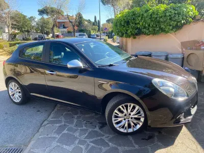 Usata Alfa Romeo Giulietta Business 120 CV (88 kW) 2017 Nero Utilitaria