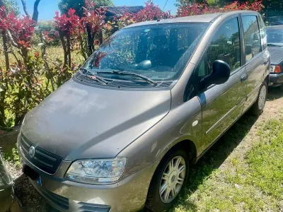Usata Fiat Multipla 120 CV (88 kW) 2006 Grigio Monovolume