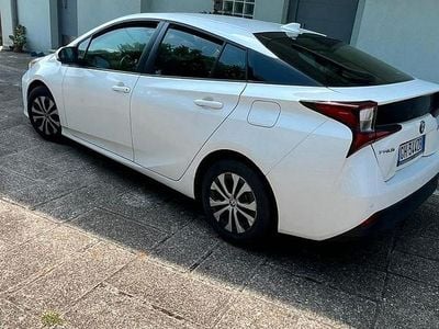 Usata Toyota Prius Active 98 CV (72 kW) 2022 Bianco Utilitaria
