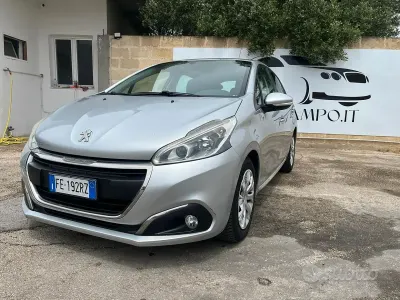 Usata Peugeot 208 68 CV (50 kW) 2016 Grigio Utilitaria