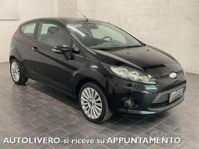 Usata Ford Fiesta 60 CV (44 kW) 2010 Nero Utilitaria
