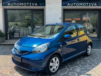 Usata Toyota Aygo 68 CV (50 kW) 2007 Bluazzurro Utilitaria