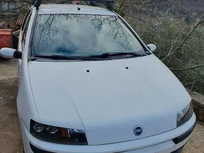 Usata Fiat Punto 60 CV (44 kW) 2000 Utilitaria