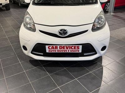Usata Toyota Aygo 68 CV (50 kW) 2012 Bianco Utilitaria
