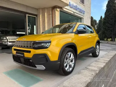 Usado Jeep Avenger Altitude 101 HP (74 kW) 2023 Amarelo SUV