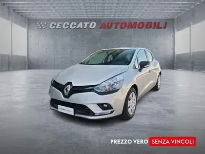 Usata Renault Clio IV SE 75 CV (55 kW) 2017 Argento Furgone