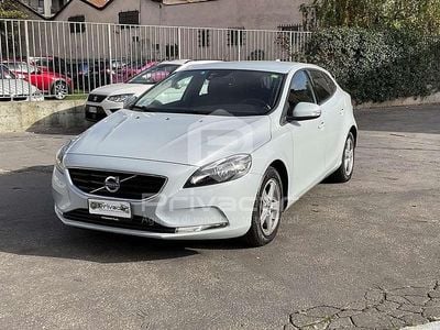 Usata Volvo V40 Kinetic 120 CV (88 kW) 2014 Bianco Utilitaria