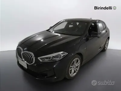Usata BMW 118 M Sport 150 CV (110 kW) 2023 Black sapphire metallizzato Utilitaria