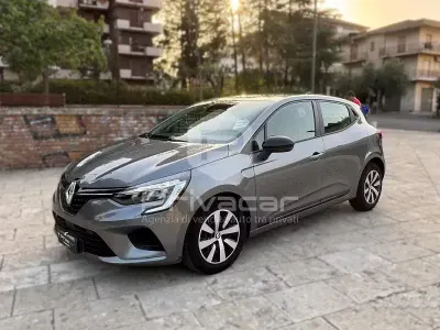 Usata Renault Clio Techno 101 CV (74 kW) 2023 Grigio Utilitaria