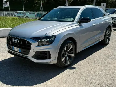 Usata Audi Q8 Sport 285 CV (209 kW) 2020 Grigio SUV
