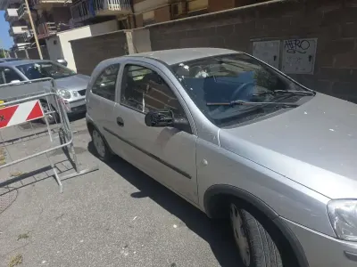 Usata Opel Corsa 69 CV (50 kW) 2005 Utilitaria