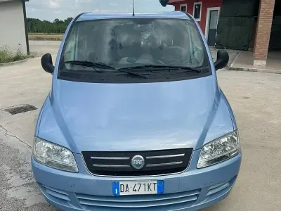 Usata Fiat Multipla 120 CV (88 kW) 2006 Blu Monovolume