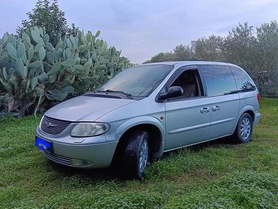 Usata Chrysler Voyager 116 CV (85 kW) 2003 Grigio Monovolume