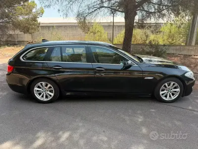 Usata BMW 520 184 CV (135 kW) 2012 Nero Station wagon