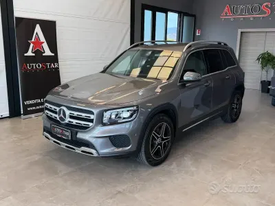 Usata Mercedes GLB200 150 CV (110 kW) 2020 Grigio SUV