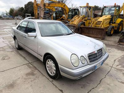 Usata Mercedes E270 150 CV (110 kW) 1998 Other